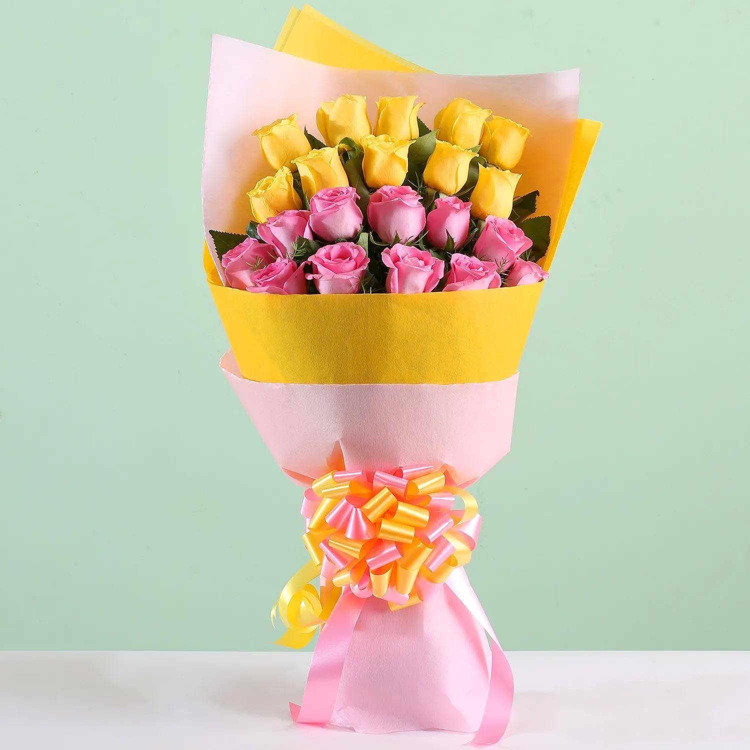 Ro. 32 999 ( 20 pink and Yellow roses )