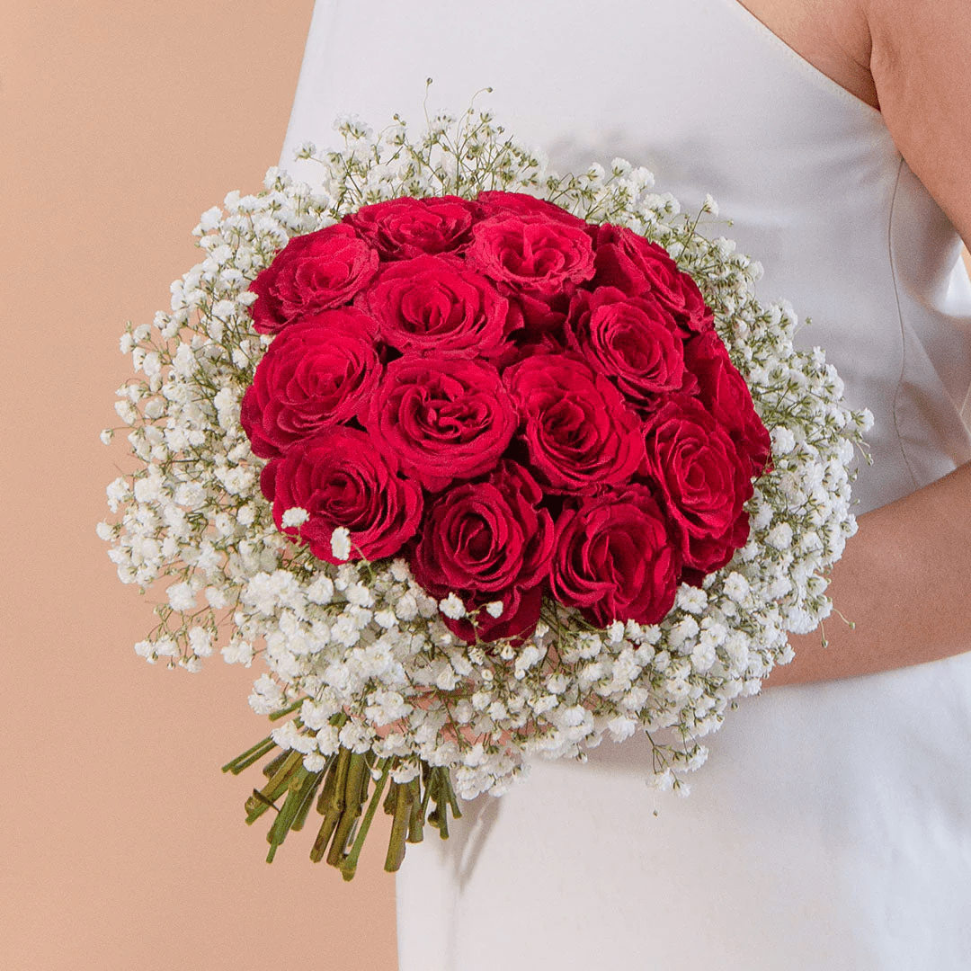 Ro. 43 799 ( 15 Pcs red roses with Gypso Filler Beautiful Bridal Bouquet)